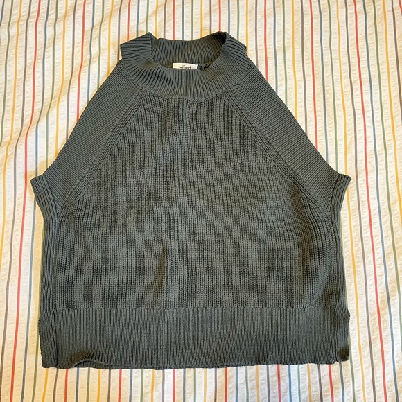 Wilfred Aritzia knit cropped halter, size S in sage frost green - Picture 3 of 4